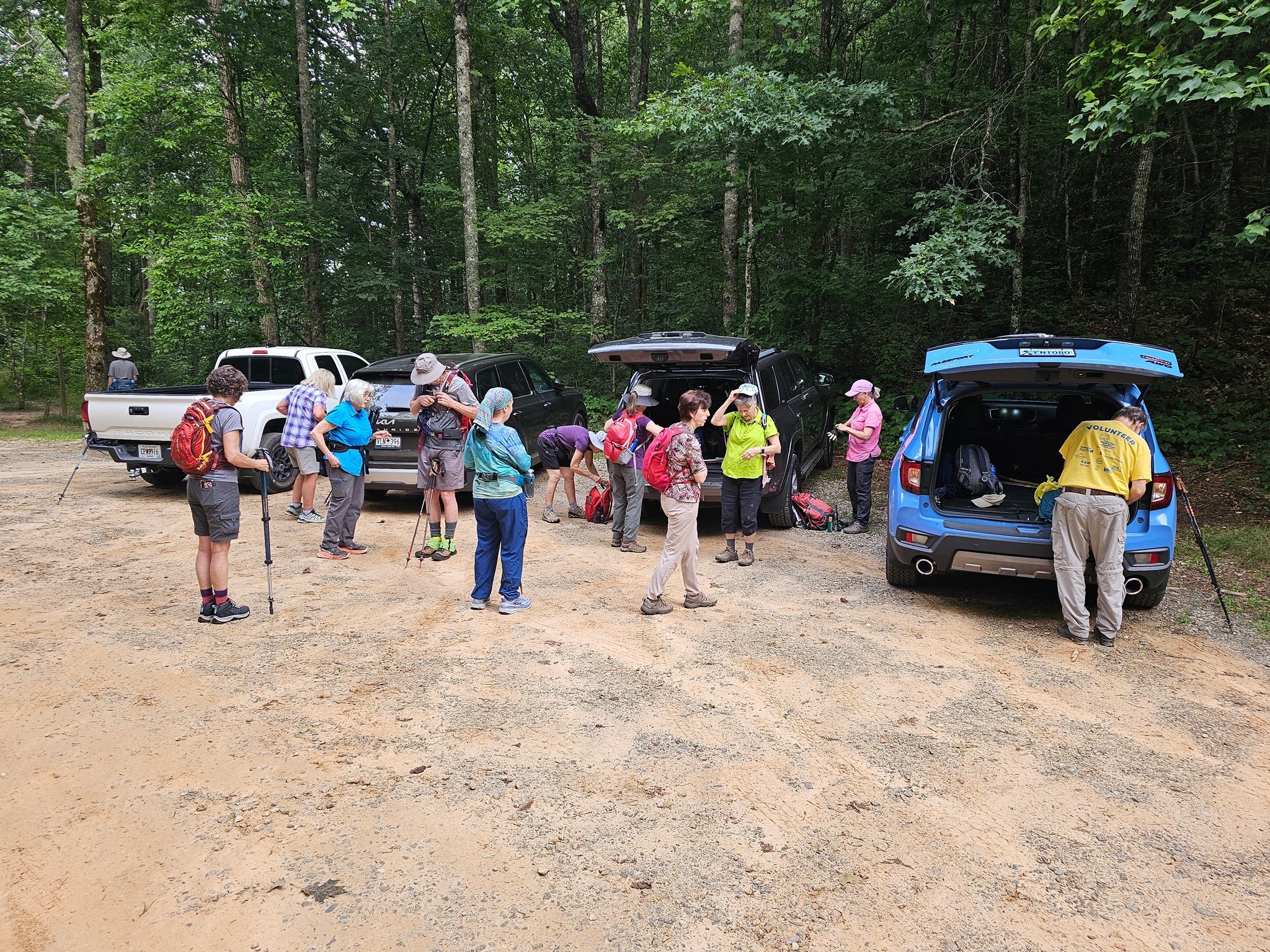 It takes a few minutes on FS 283 to get to Indian Grave Gap and the trailhead because the first mile is very rutted.