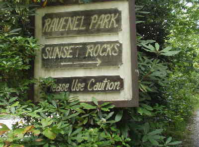 Another nice short trail is nearby Sunset Rocks.