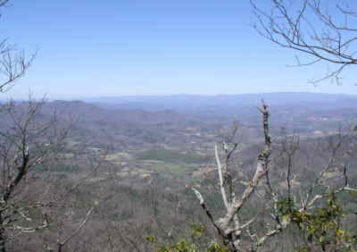 From the ridge at the top of the mountain we get some awesome mountain views.