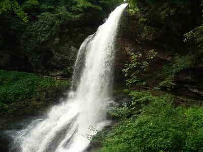 A great view from the other side of the falls.