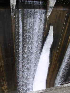 Walking across the Hwy. 441 bridge, we see the water spillway from Tallulah Falls Lake.