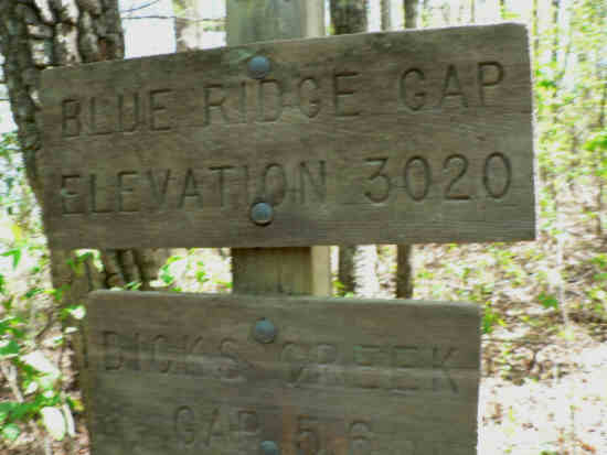 Trail sign near the start.