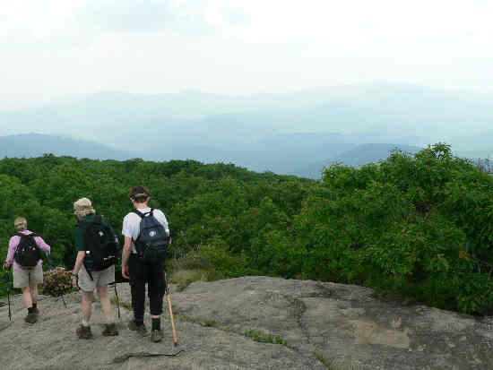 A very hazy day but we still get some nice views through the haze.