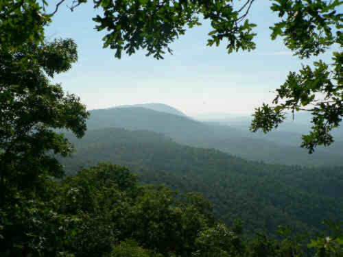 Nice mountain views at each look-off.