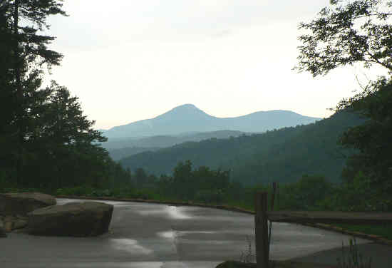 For lunch, we went to nearby Dukes Creek Falls picnic area. This is the view from the parking lot.