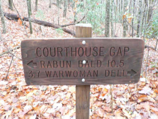 New sign at Courthouse Gap.