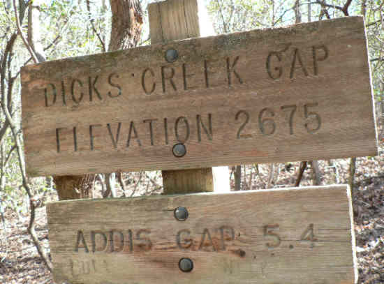 Trail marker near the start.