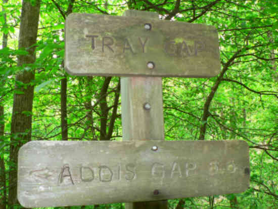 The trail marker near the base of Tray Mountain. .