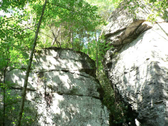 Raven Cliffs - Gigantic rock cliffs!