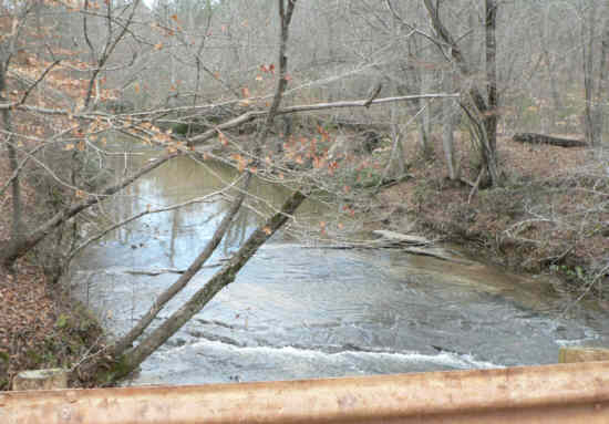 Looking up the Broad River from the Farmers Bottom bridge.