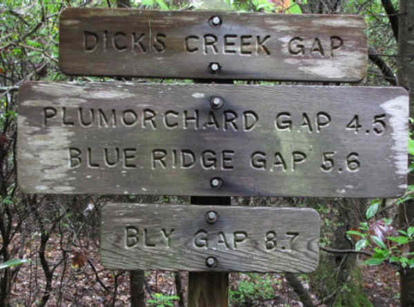 Trail sign at the start.