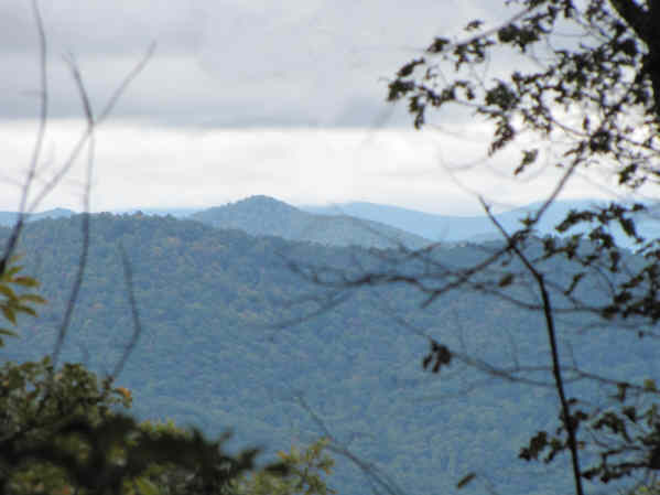 There are some nice mountain views along the trail.