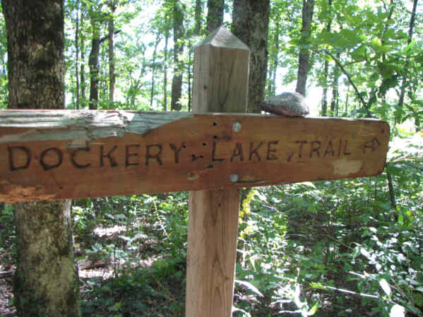 Trail sign at the A.T. intersection.