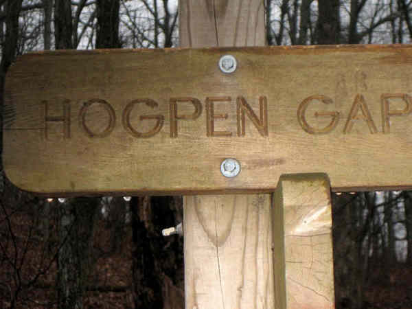 Trail sign near the start.