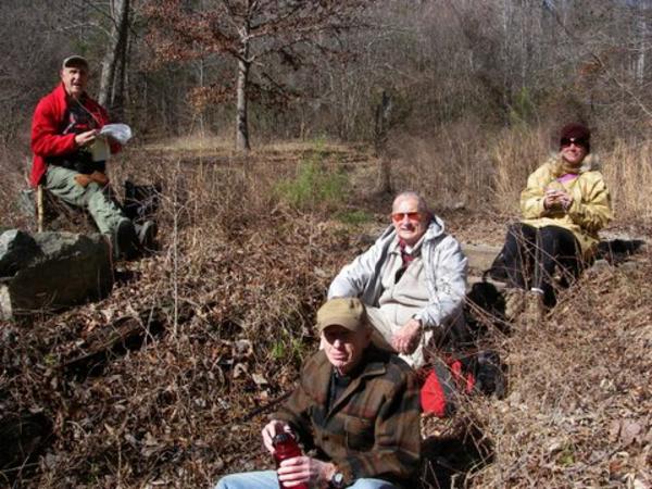 Lunchtime at Farmers Bottom