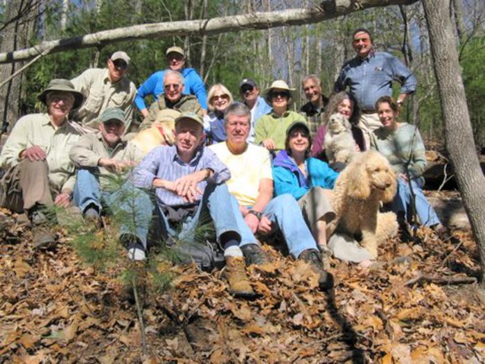 The OFHC gang for today's hike (l-r front) Dick Metzgar, Vic Robson, "Nugget", Phil Brownrigg, Chuck Crisp, Lynne Porter-Whitmire and "Honey". (l-r back) Joe Raguckas, David Whitaker, Pom Sinnock, Geri Whitaker, Rick Porter-Whitmire, Karen Brown, Dan Ross, Carole Wintle, "Merlin", Jack Jacobi and Jackie Crisp.