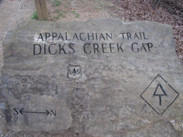 Rock marker at the gap