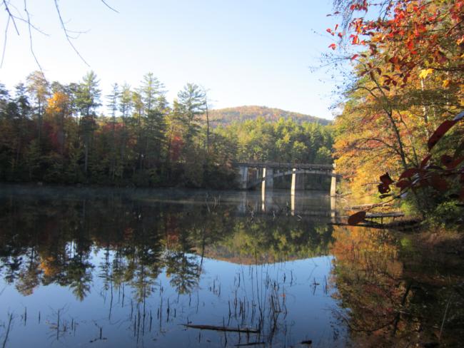 Colorful view on the Terrora Trail Lake Loop!