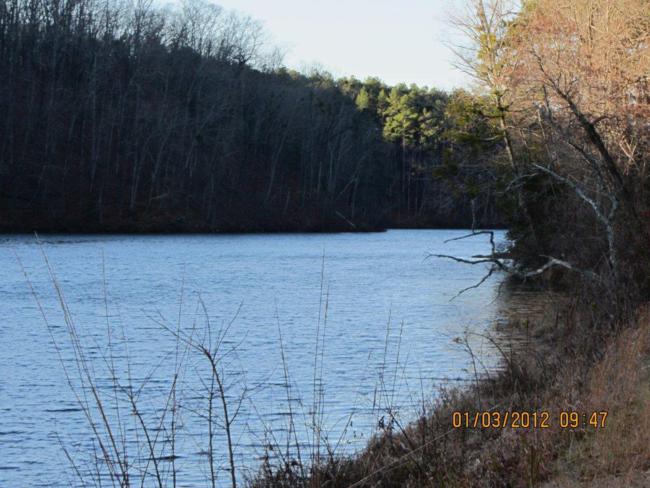 The lake is a little choppy early into the hike.