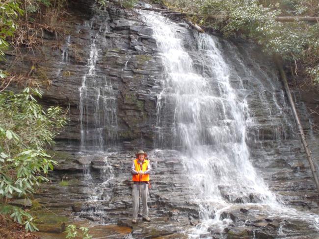 A short side-trail leads up to beautiful Spoonauger Falls.