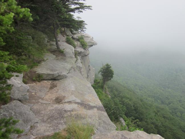 The rock cliffs are breathtaking! (not recommended for careless walkers or people with vertigo)