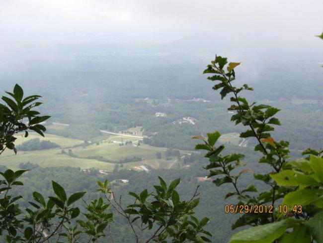 As we continue along the rim of cliffs, we can look down to the Helen highway.