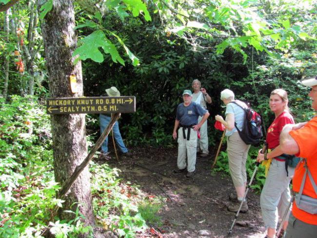 The intersection with the Hickory Knut Trail.