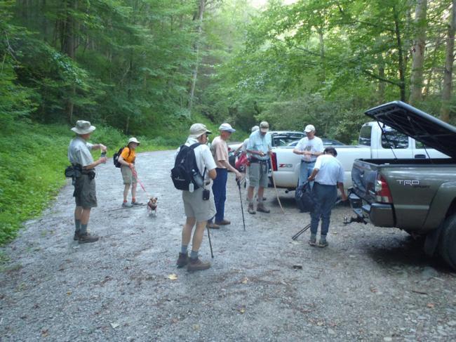 The trail parking lot is at the dead end of the Tate City Road.