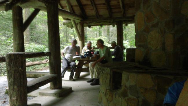 Lunchtime back at Warwoman Dell!