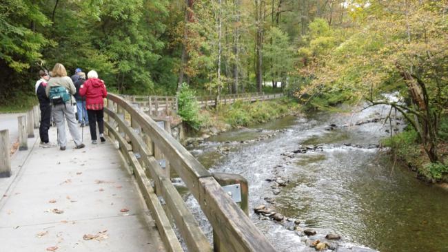Leaving the picnic area along Deep Creek.