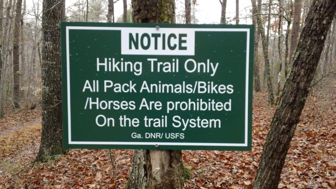 This is a hiking only trail.