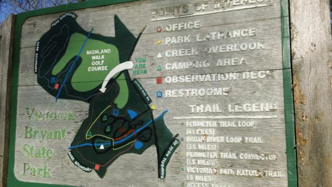 Nice trail signs show us where we are.