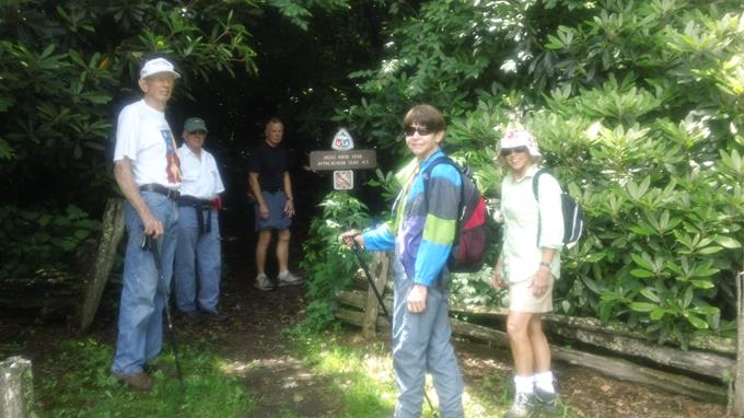 Leaving the Brasstown Bald parking lot and returning to the Jack's Knob Trail.