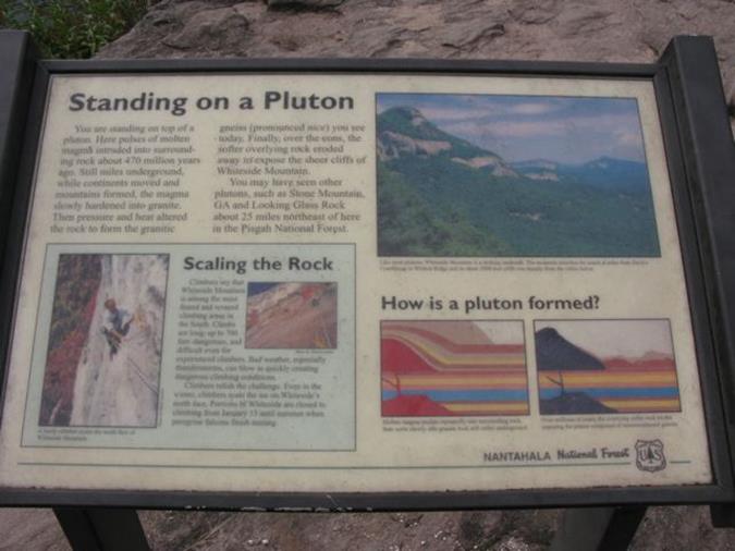 Along the rim there are nice educational signs.