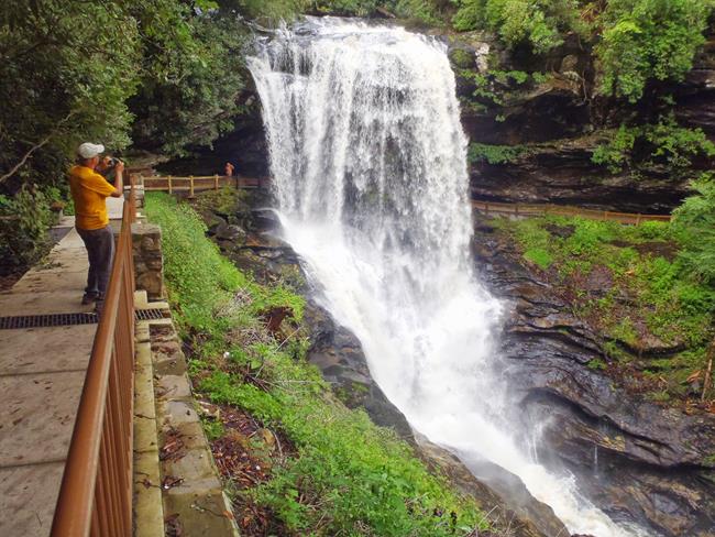 Working our way down to the falls.