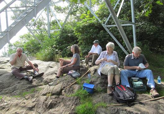 Lunchtime at Albert Mt.