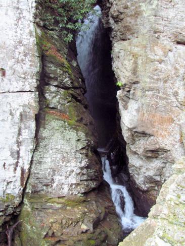 Raven Cliffs Falls!