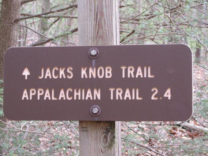 Trail sign near the start.