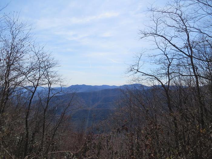 Lots of nice mountain views along the trail!