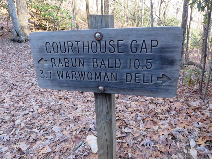 Trail sign at Courthouse Gap. We turn left toward Rabun Bald.