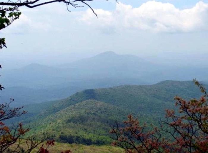Hazy but nice view from Tray Mountain!