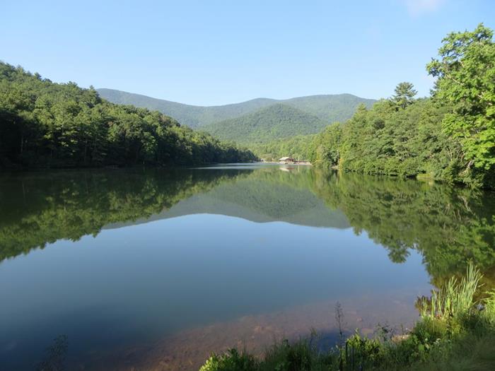 Trahlyta Lake