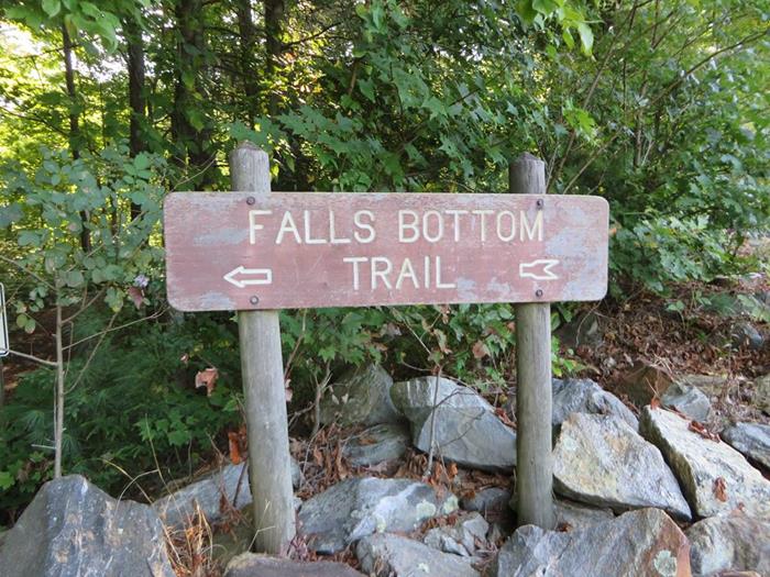 A short side trail leads down to the beautiful falls.