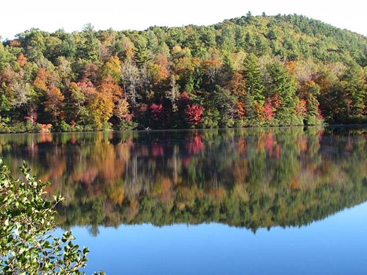 Colorful reflections on the lake!