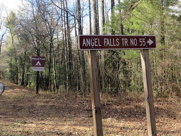 This is the trailhead for our final hike today.