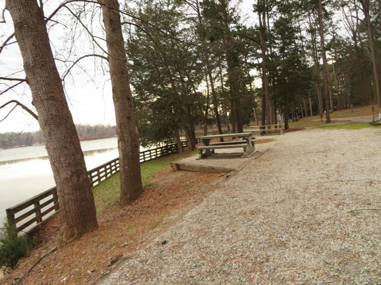 We walk through several nice picnic and camping areas along the lakeshore.
