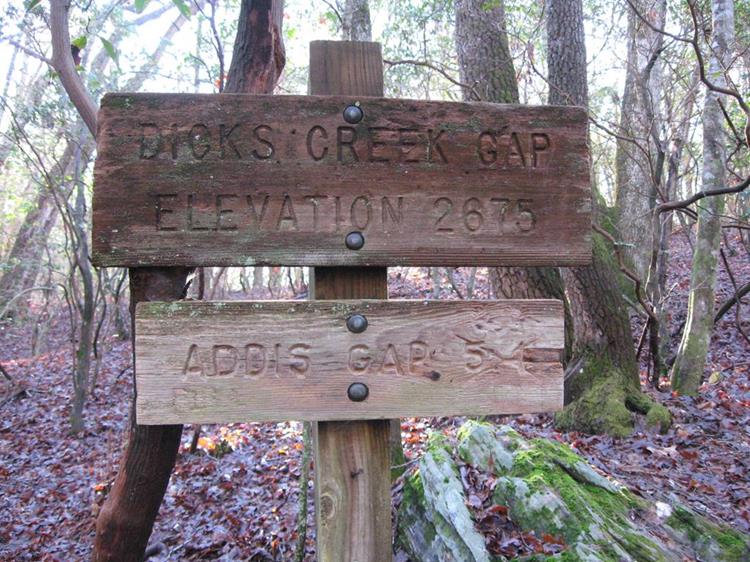 Trail sign near the start.