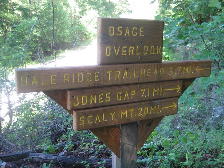 The sign at the trailhead.