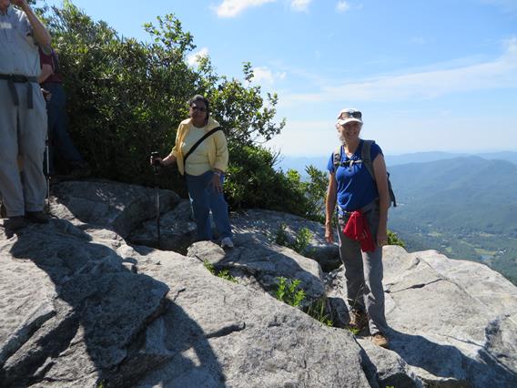 At the end of the trail you come to a large rockface with great views!