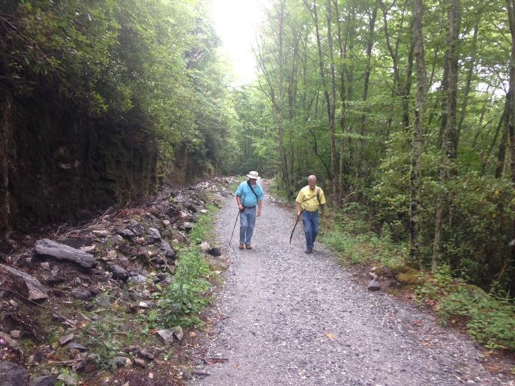 The trail up to the summit is mostly gravel and is a long gradual climb.